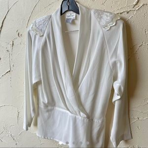 Vintage Carry Back white peplum silky top